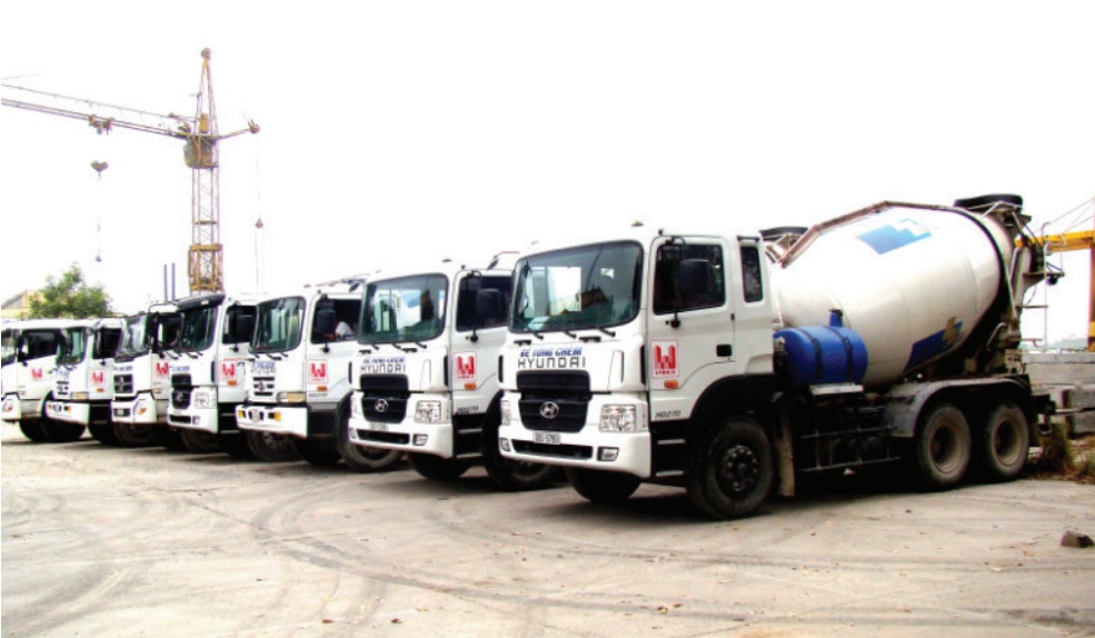 Đội xe vận chuyển bê tông và Đội xe bơm bê tông 1